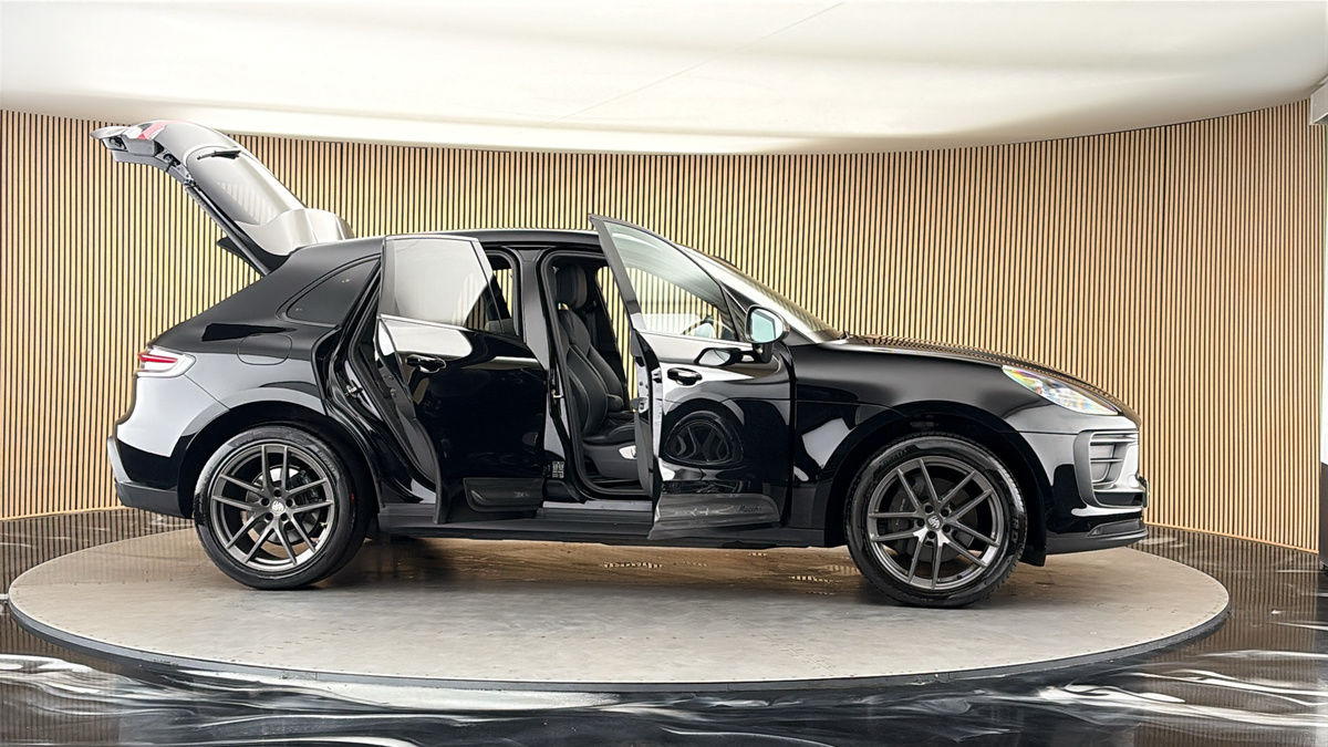 More views of Porsche Macan