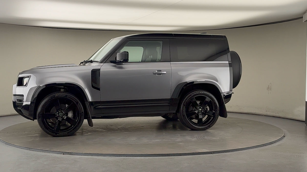 More views of Land Rover Defender 90