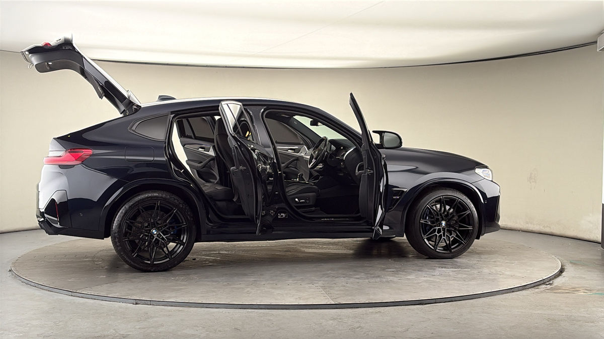 More views of BMW X4 M