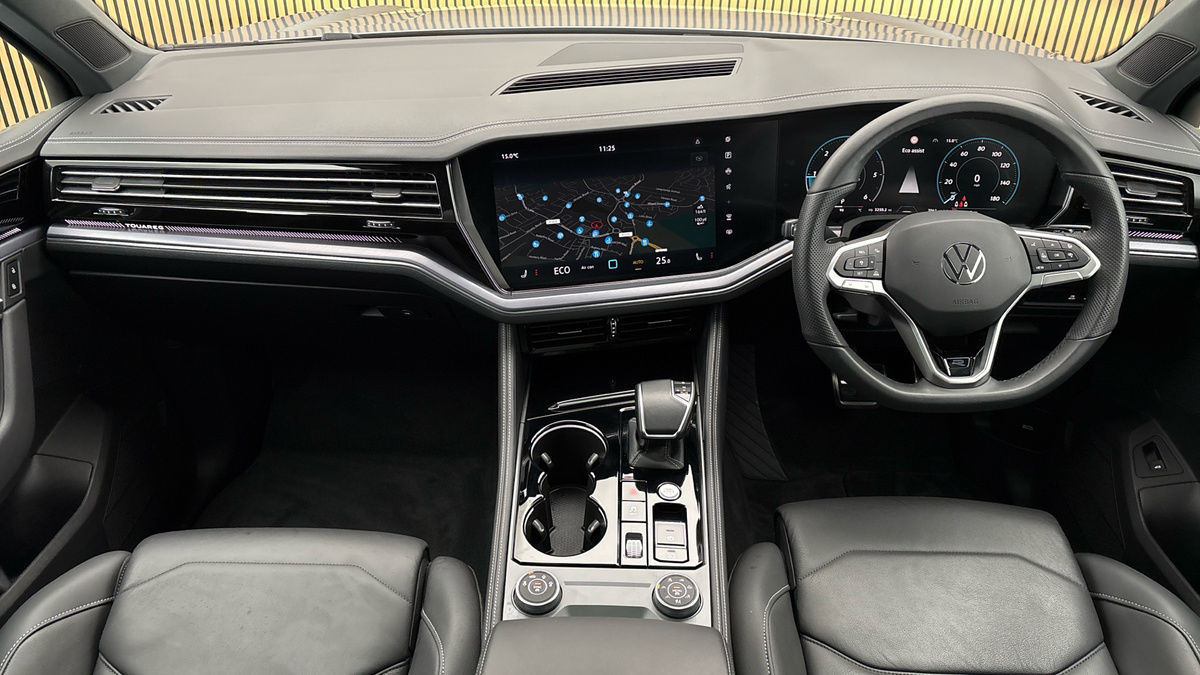 Volkswagen Touareg Image 12