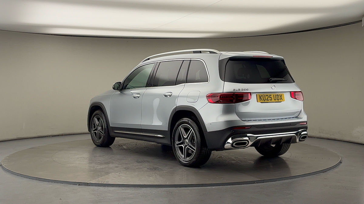 Mercedes-Benz GLB Image 2