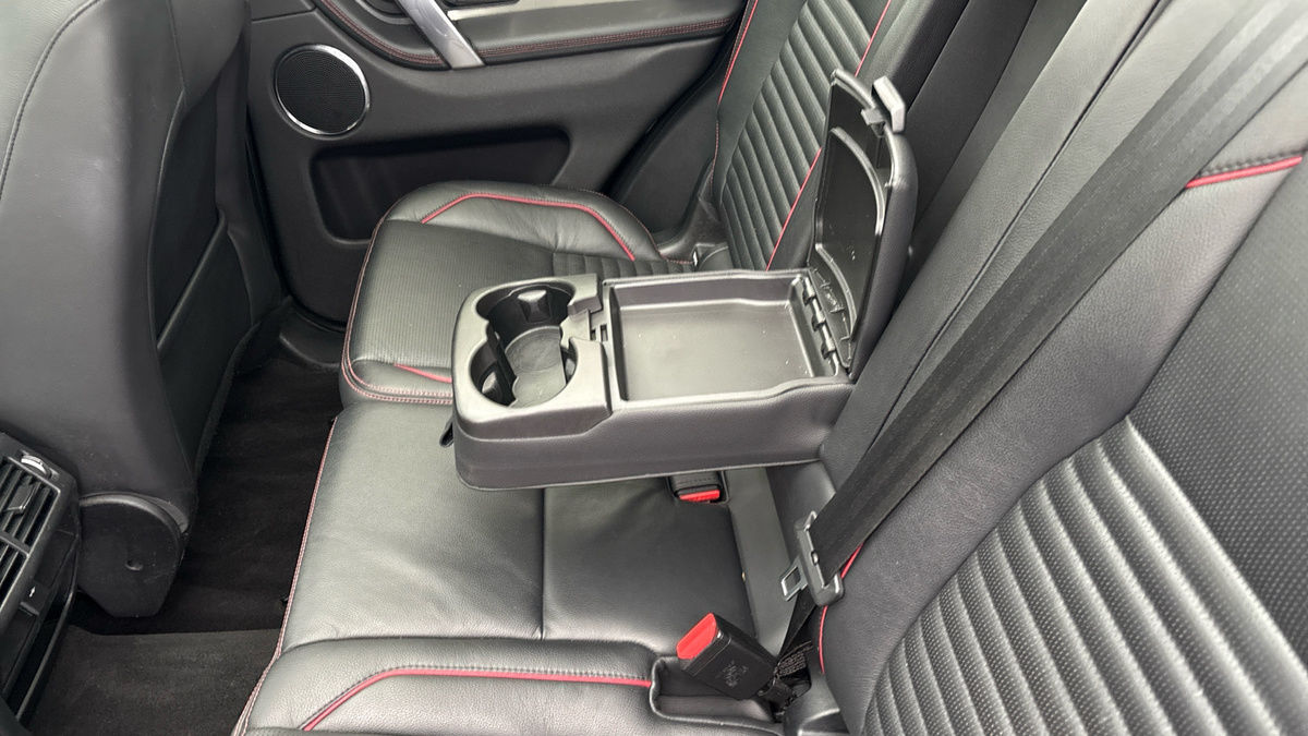 Land Rover Discovery Sport Image 9