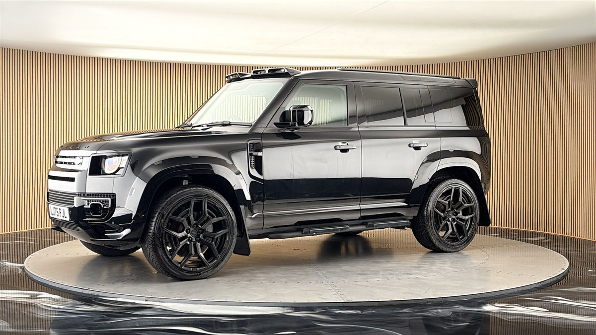 More views of Land Rover Defender 110