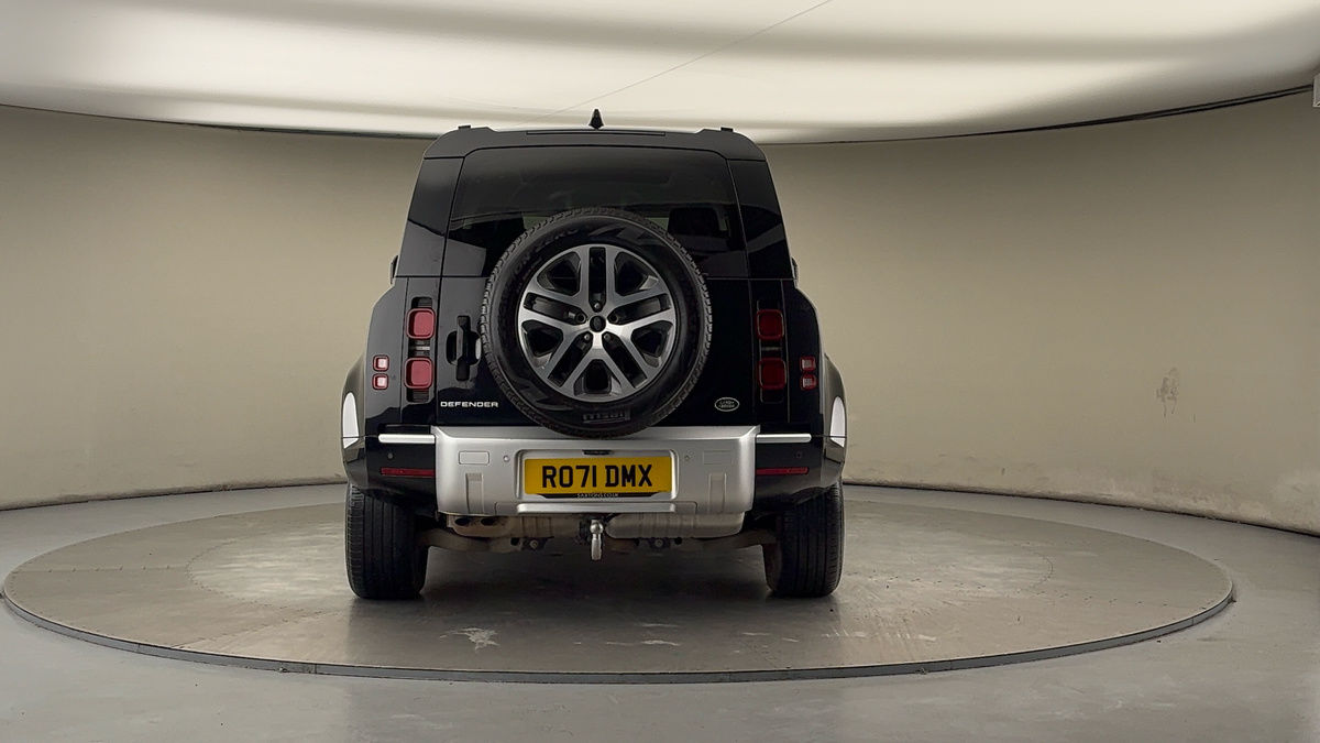 Land Rover Defender 110 Image 4