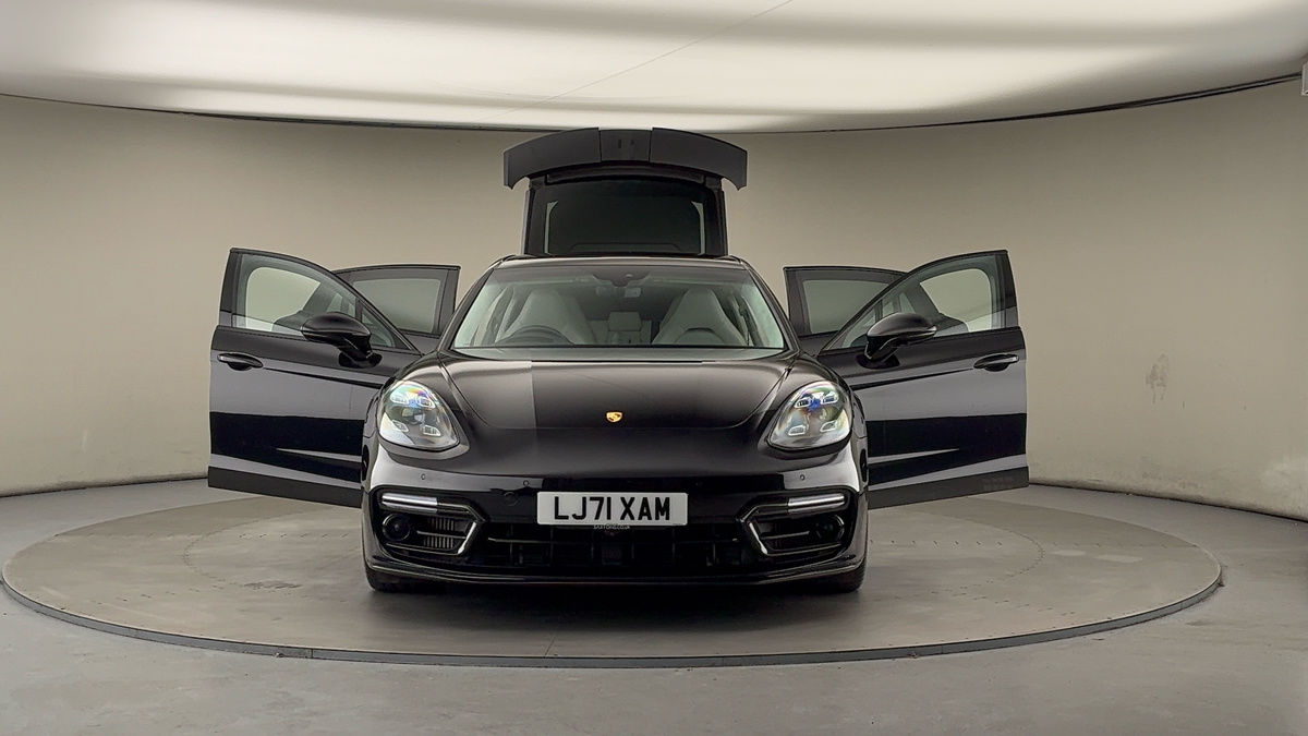 More views of Porsche Panamera