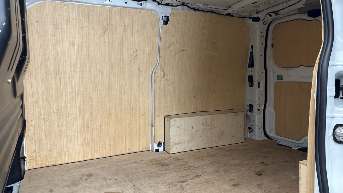 Ford Transit Custom Image 8