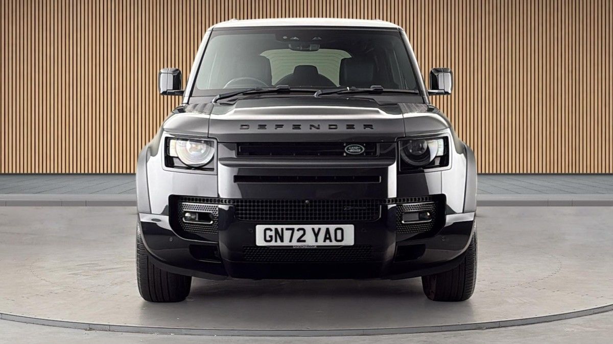 Land Rover Defender 110 Image 3