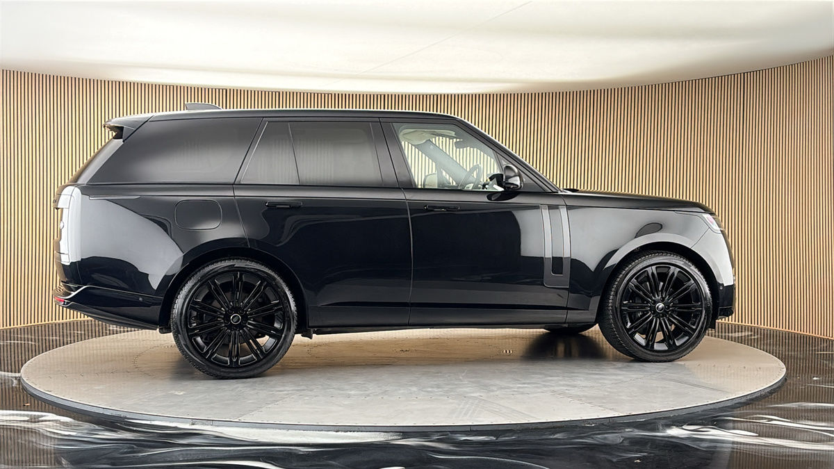 More views of Land Rover Range Rover