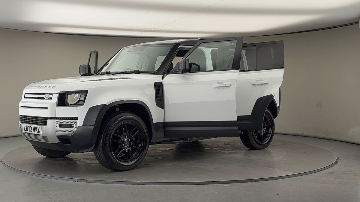 Land Rover Defender 110 Image 22