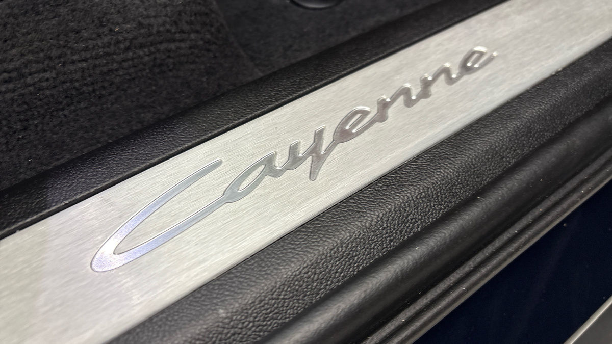 Porsche Cayenne Image 26