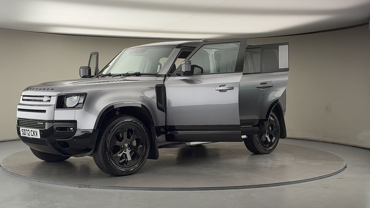 Land Rover Defender 110 Image 22