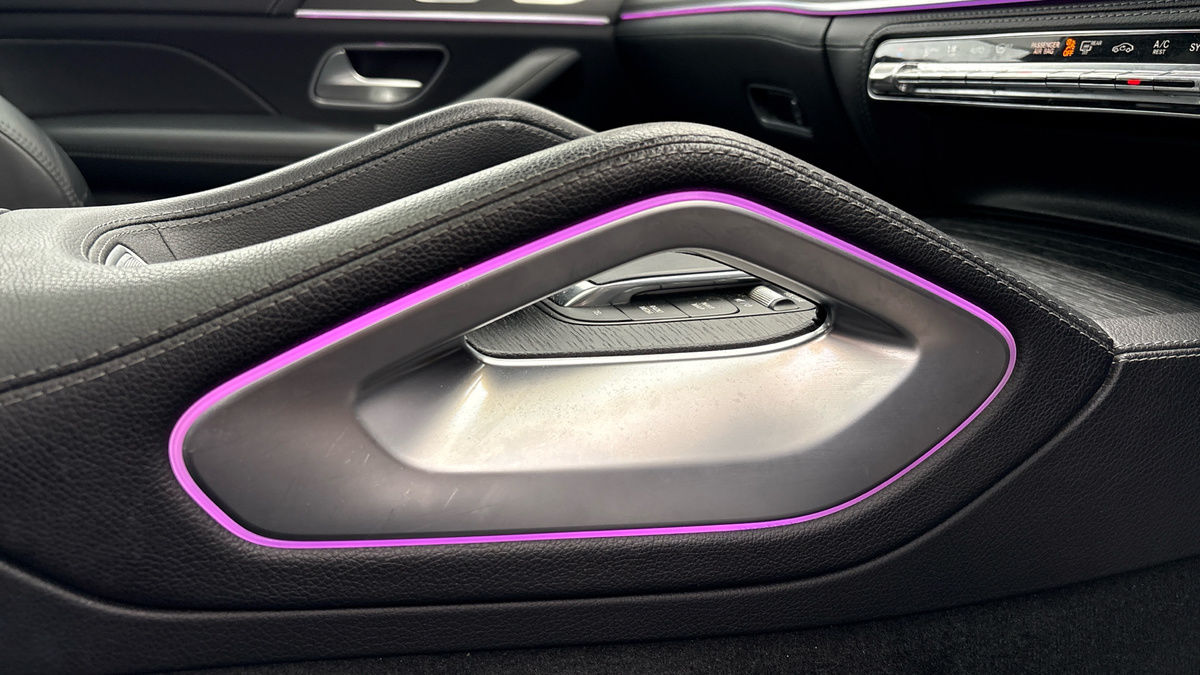 Mercedes-Benz GLE Image 25