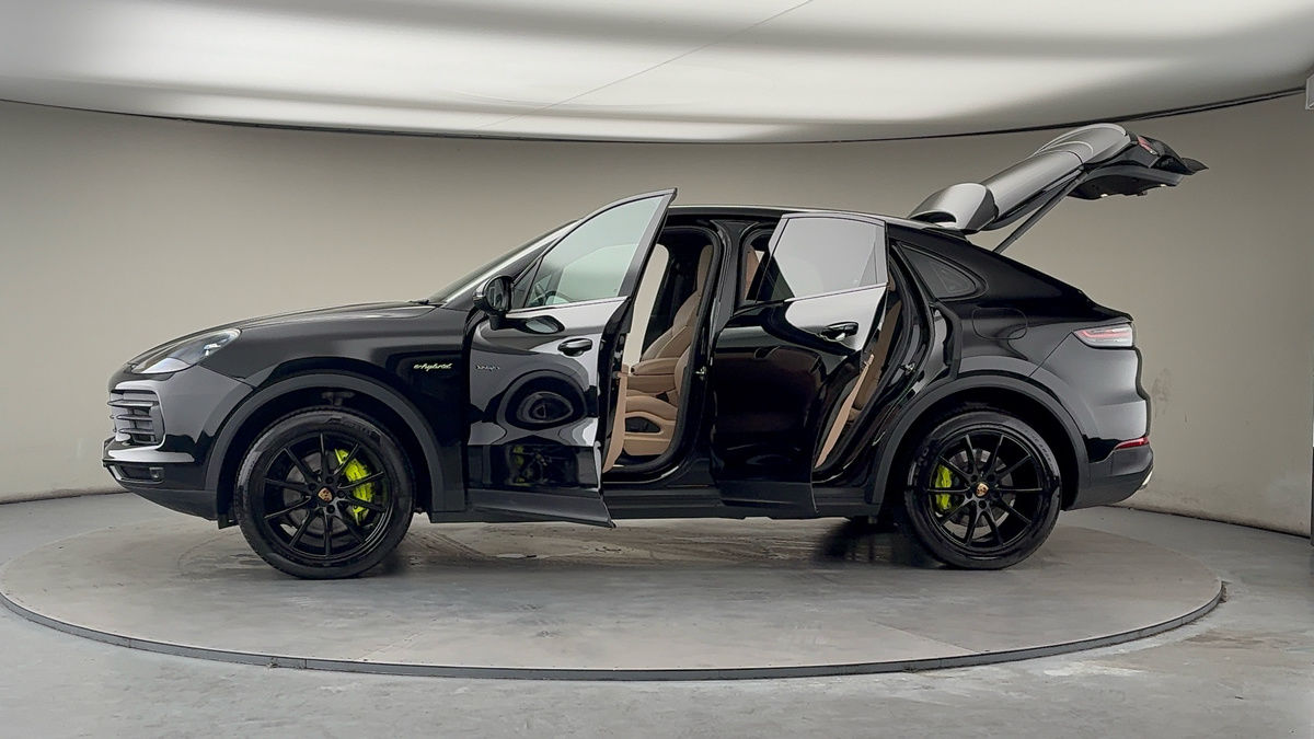 More views of Porsche Cayenne