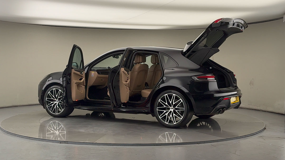 More views of Porsche Macan