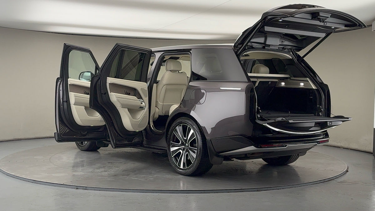 More views of Land Rover Range Rover