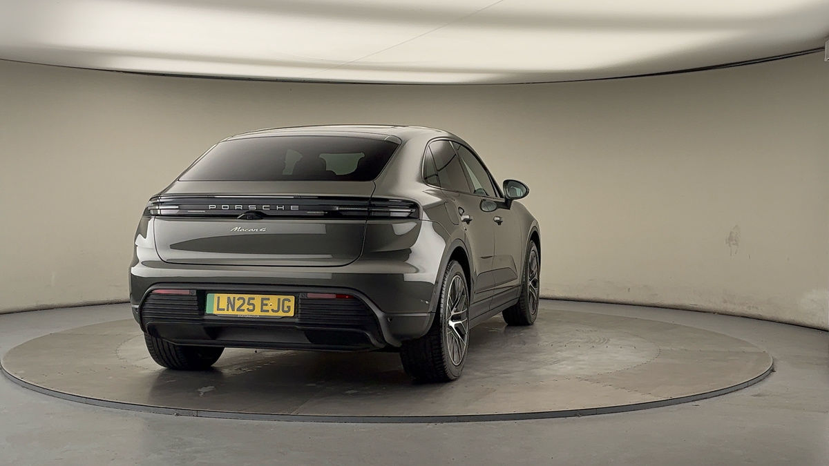 More views of Porsche Macan