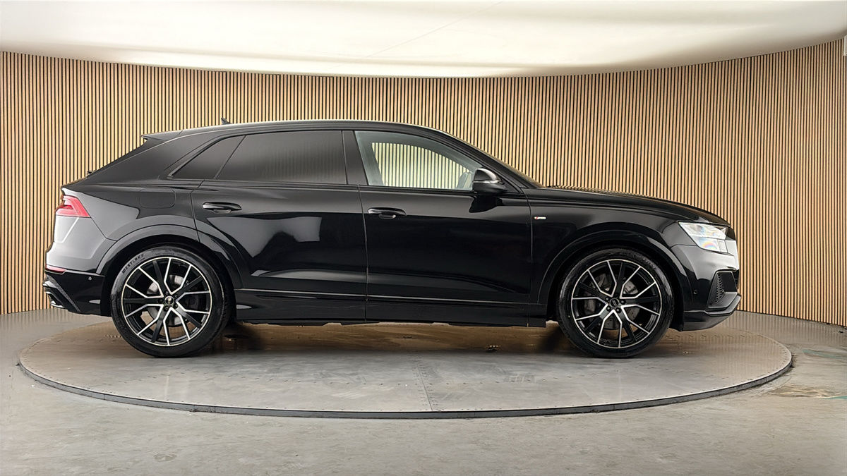 Audi Q8 Image 16