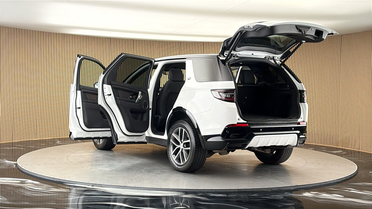 Land Rover Discovery Sport Image 23