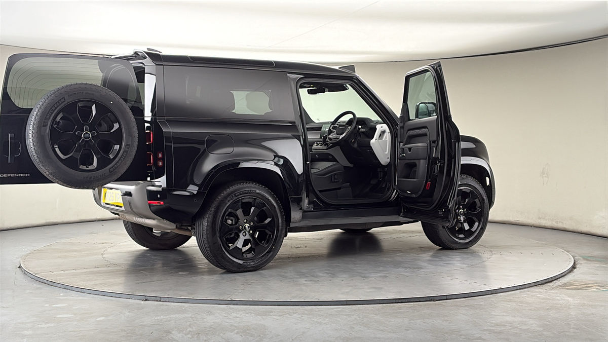 More views of Land Rover Defender 90