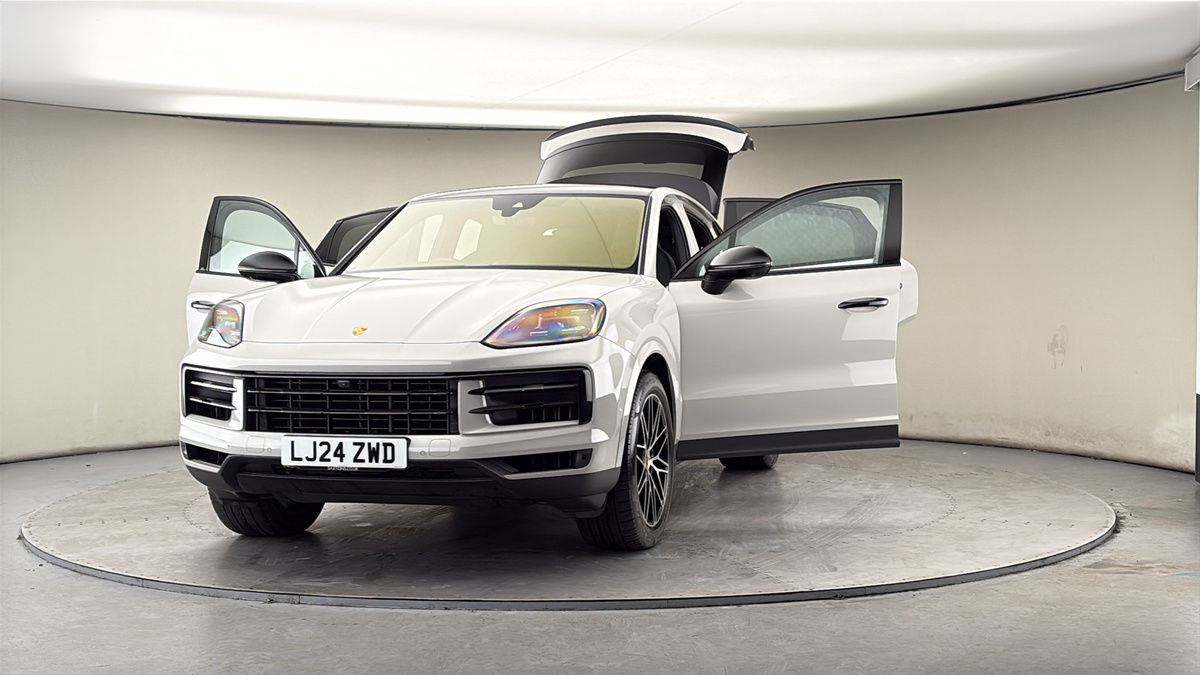 More views of Porsche Cayenne