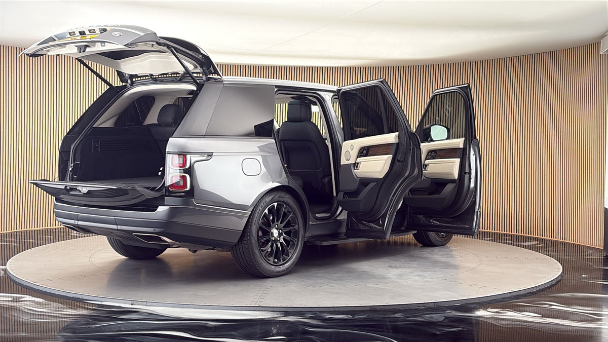 More views of Land Rover Range Rover