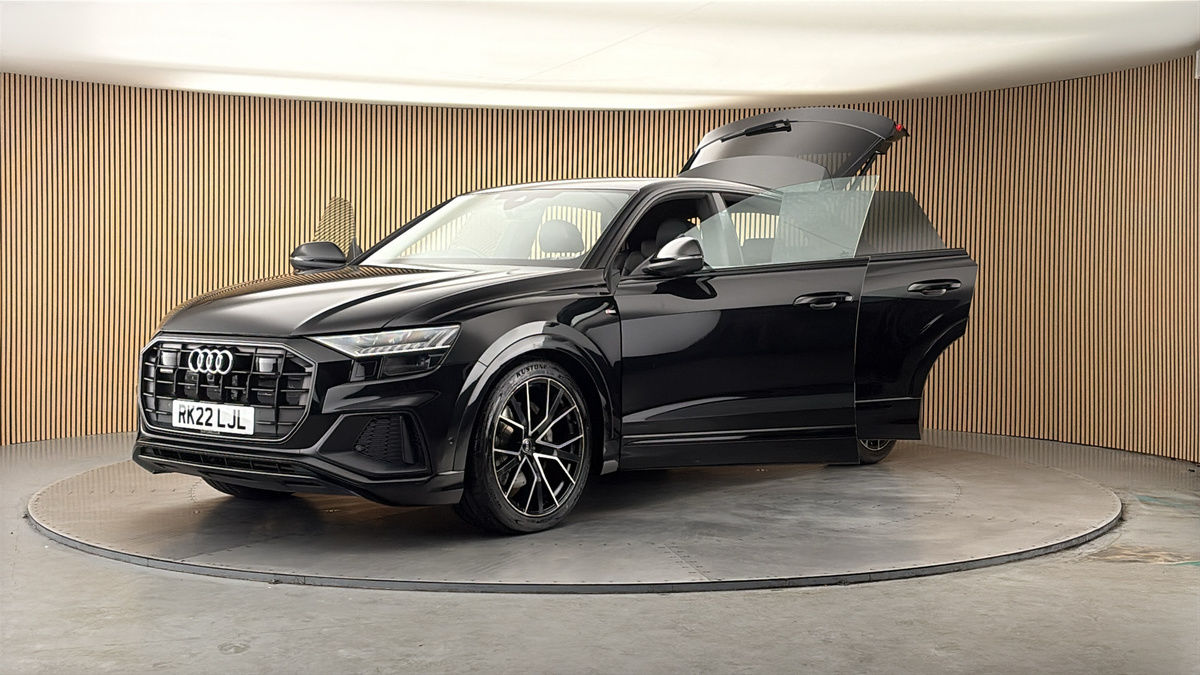 More views of Audi Q8