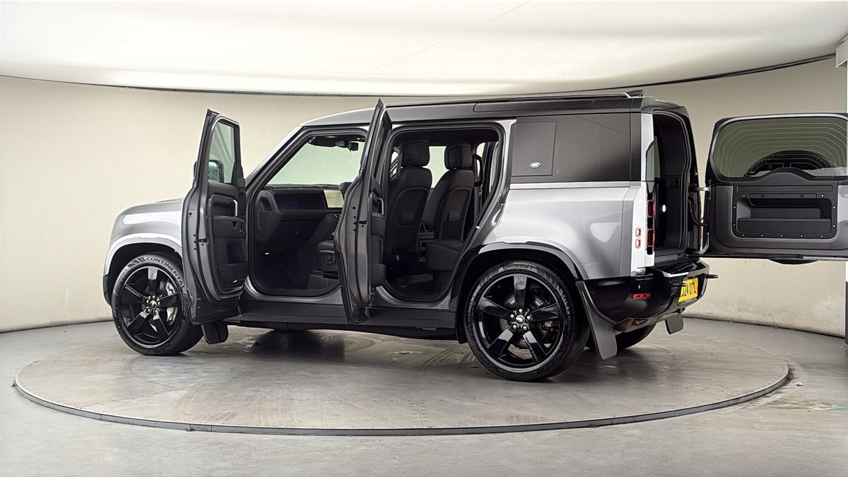 More views of Land Rover Defender 110