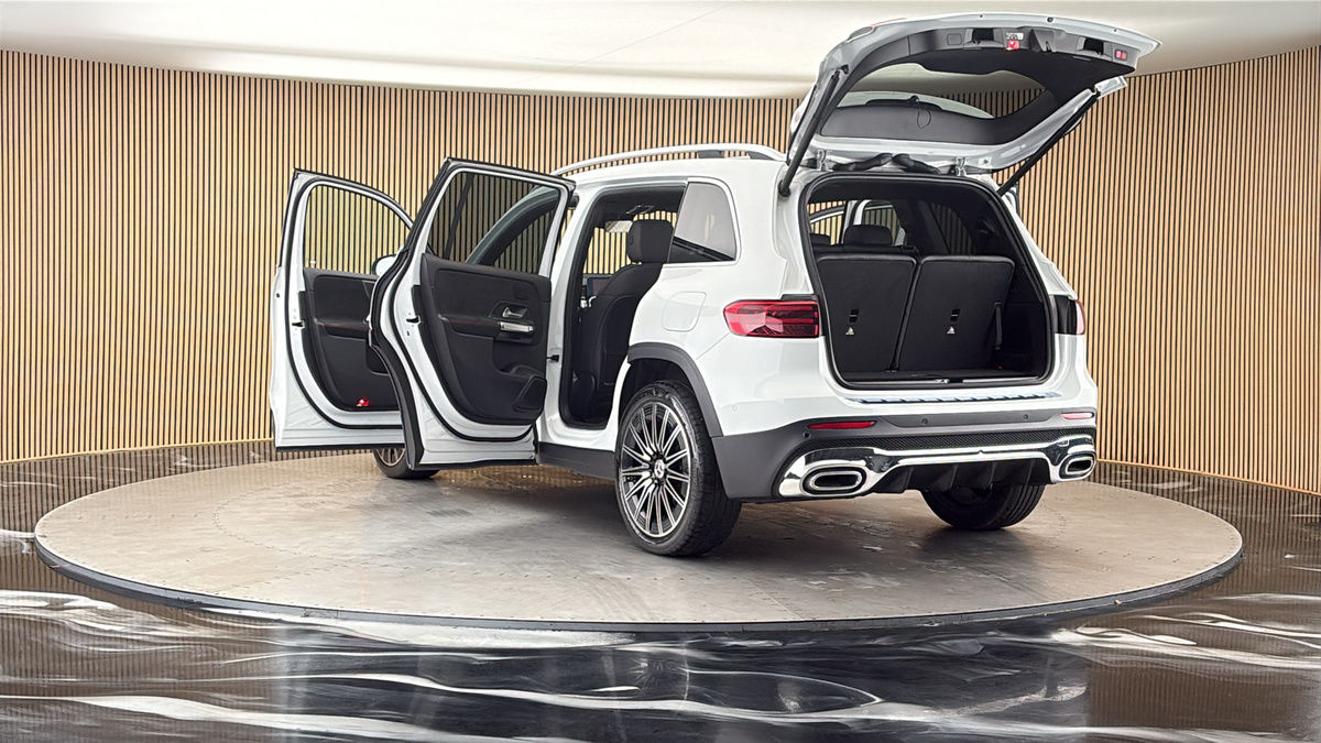 Mercedes-Benz GLB Image 23