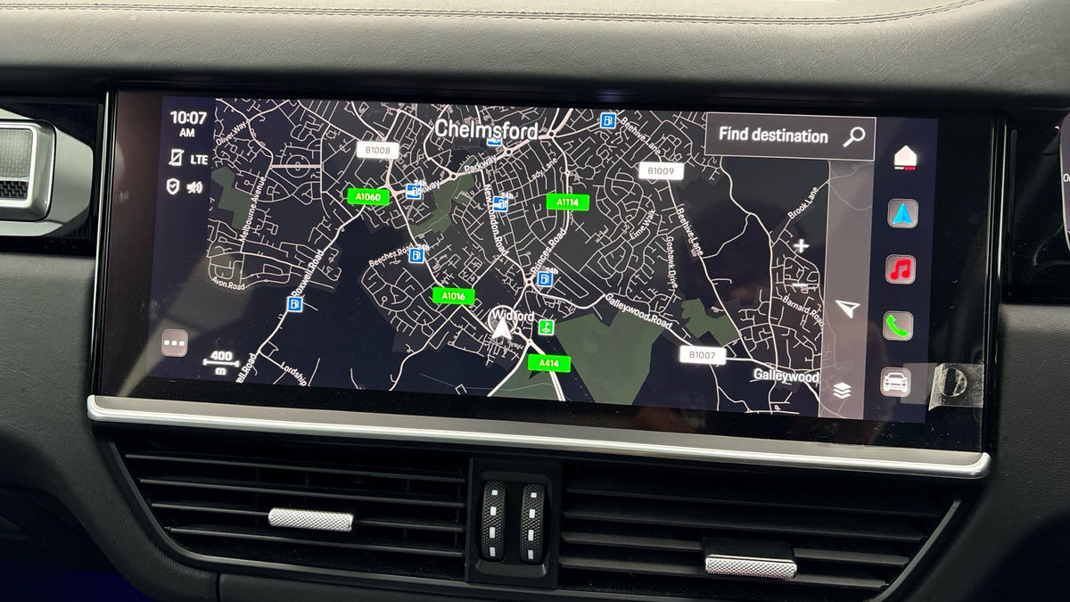 Porsche Cayenne Image 17