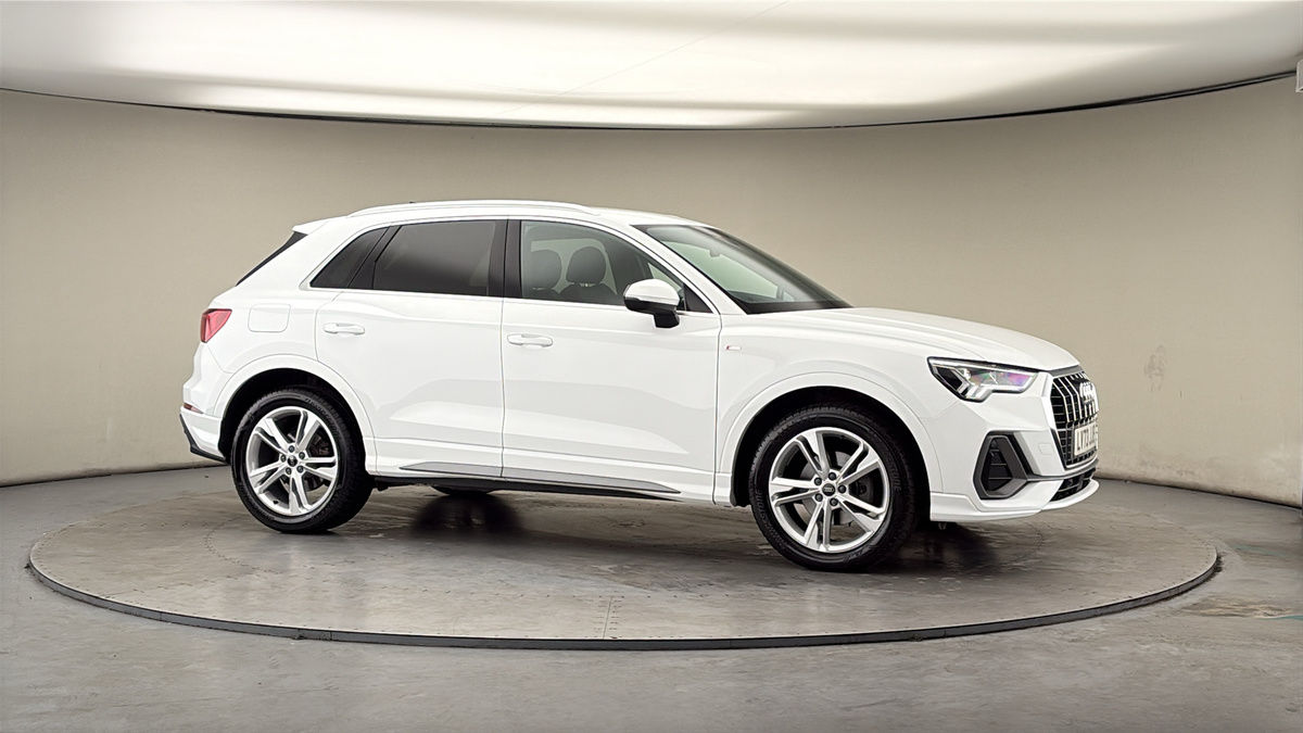 More views of Audi Q3