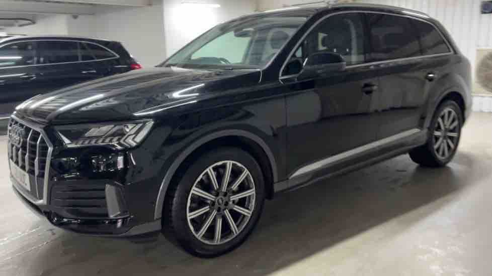 More views of Audi Q7