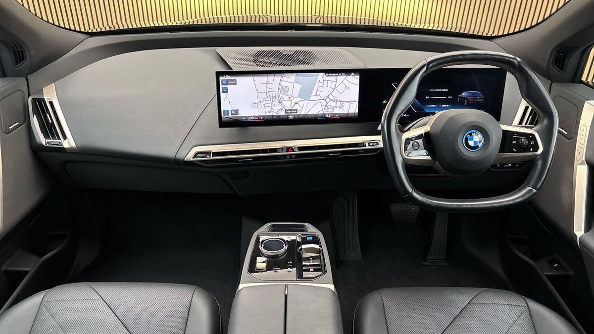 BMW iX Image 13