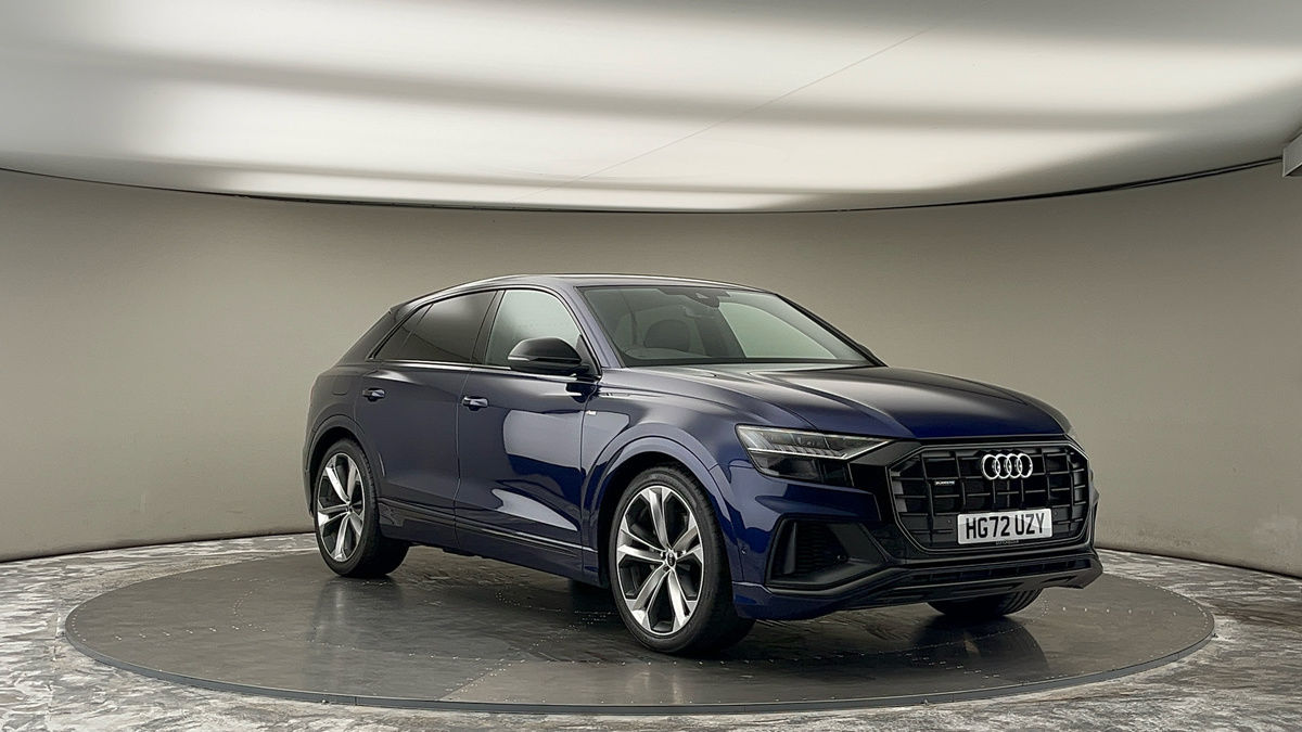 Audi Q8 Sticky Header Image