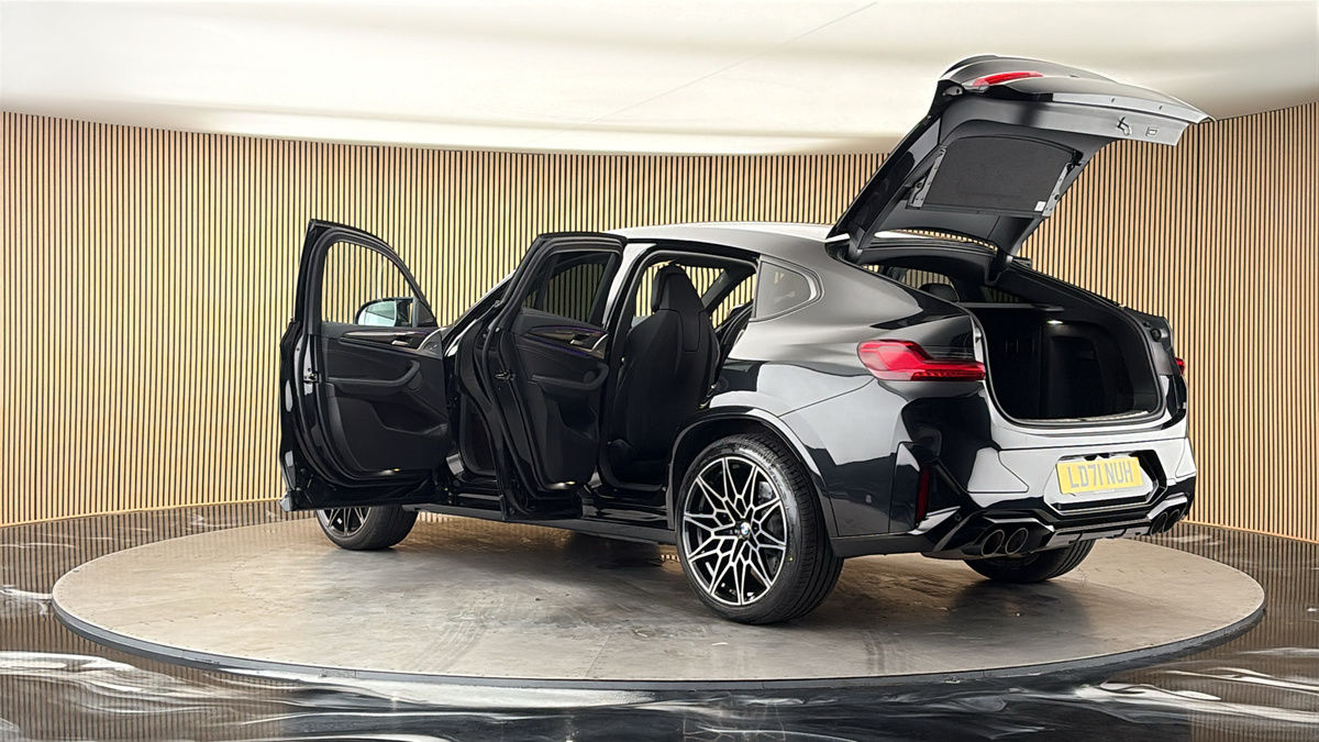 More views of BMW X4 M