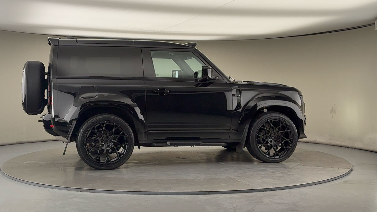 More views of Land Rover Defender 90