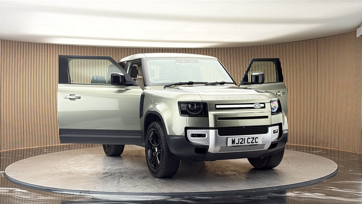 More views of Land Rover Defender 90