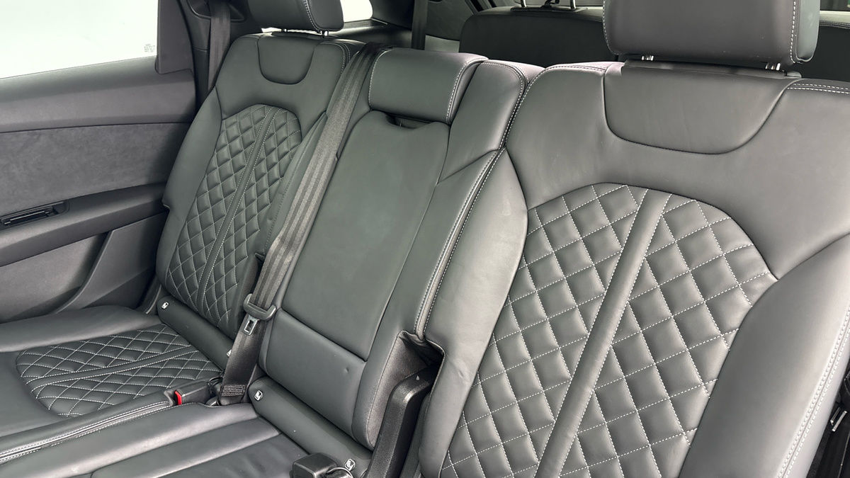 Audi SQ7 Image 8