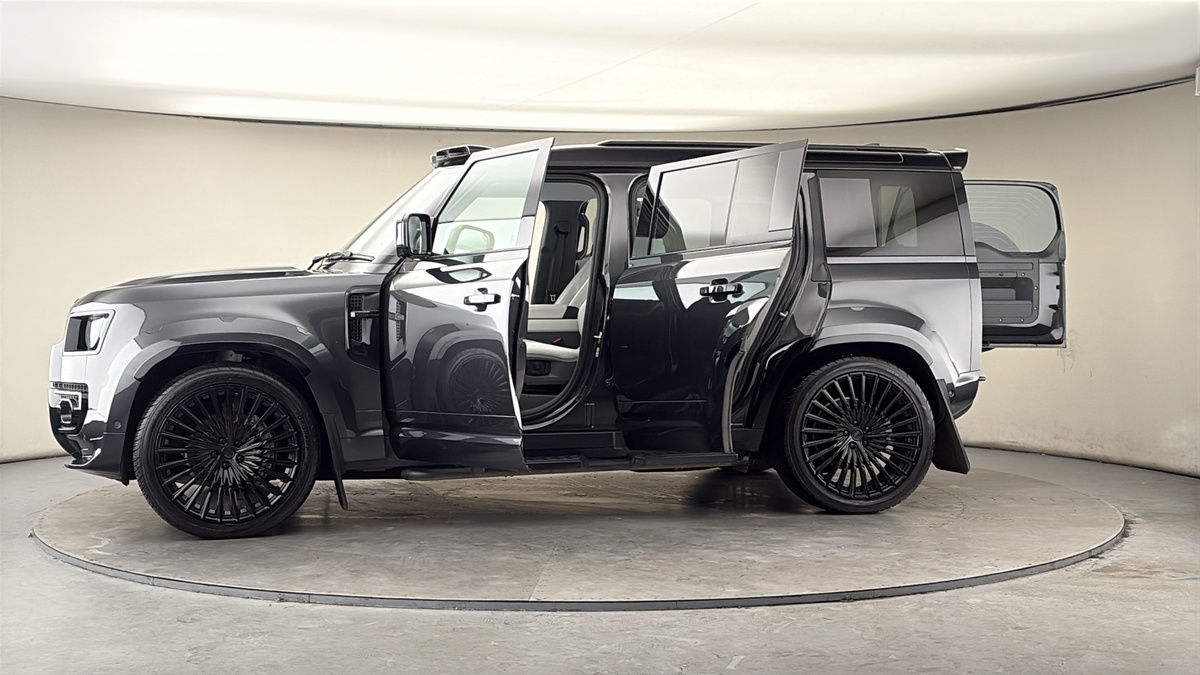 More views of Land Rover Defender 110