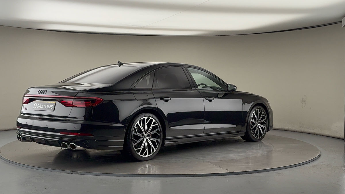Audi S8 Image 21