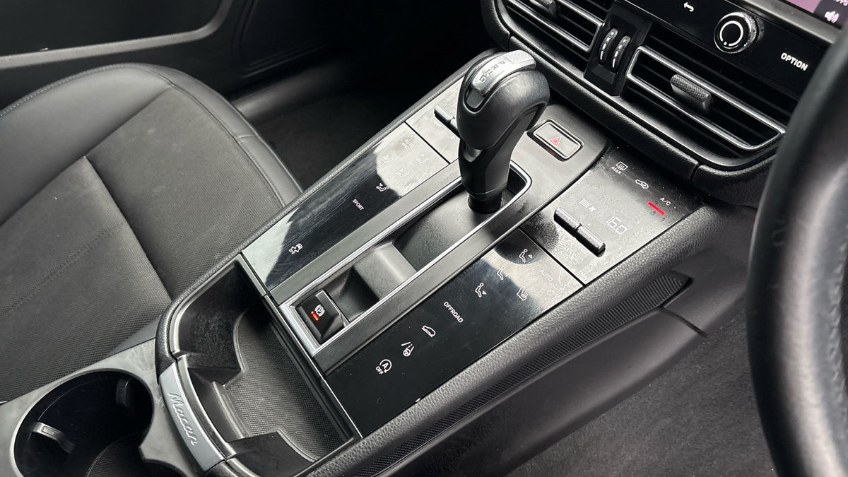 Porsche Macan Image 18