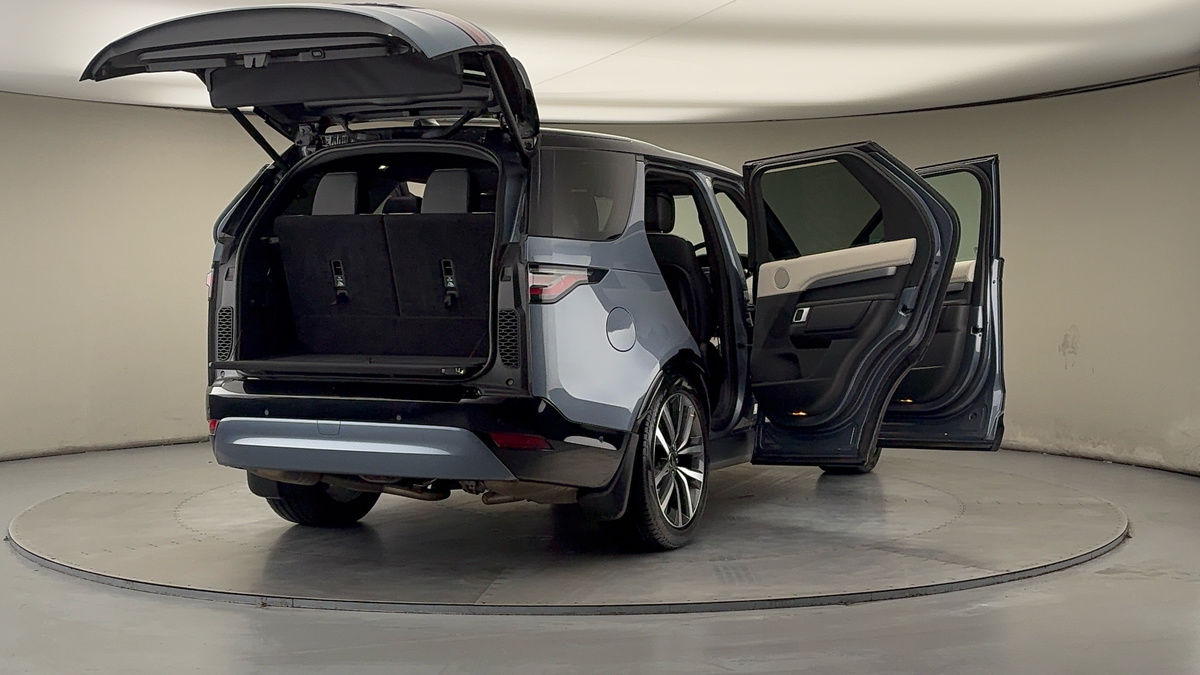 More views of Land Rover Discovery