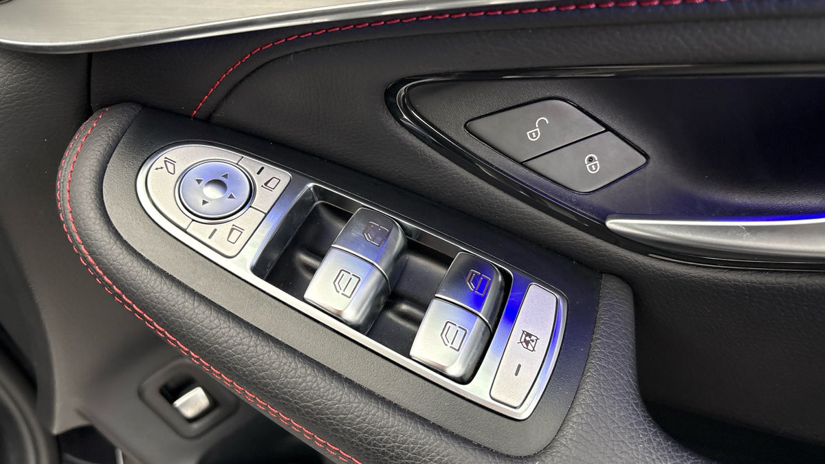 Mercedes-Benz GLC Image 27
