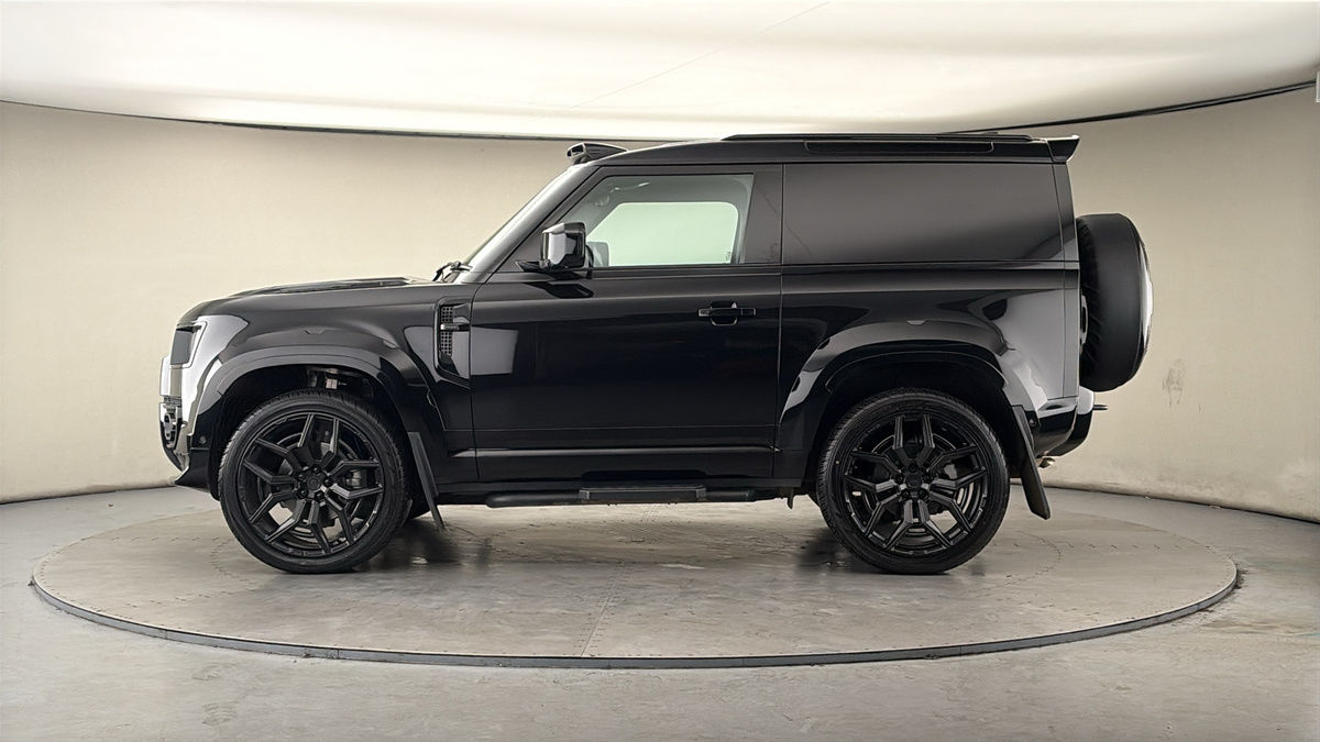 More views of Land Rover Defender 90