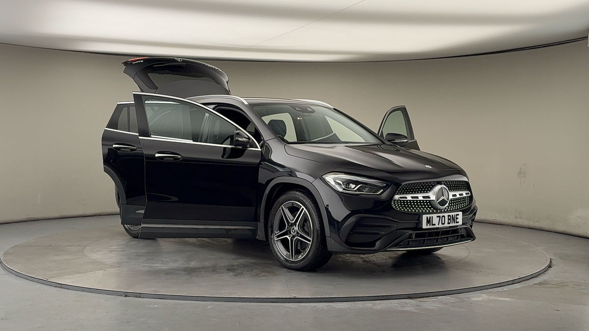 More views of Mercedes-Benz GLA