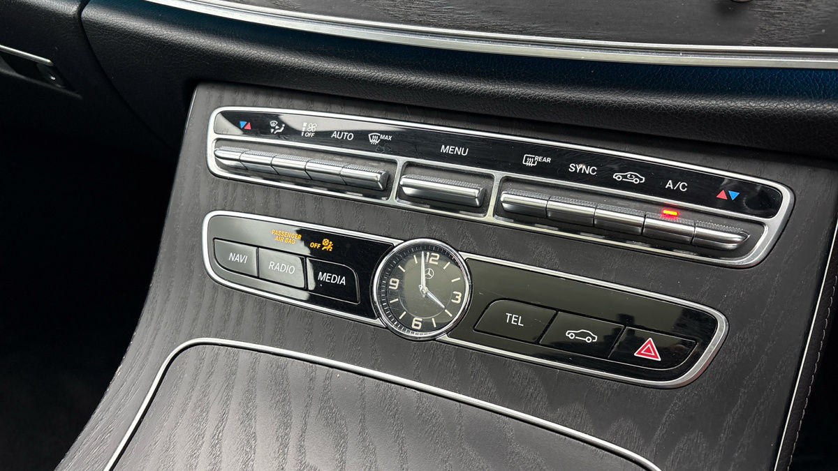 Mercedes-Benz E Class Image 25