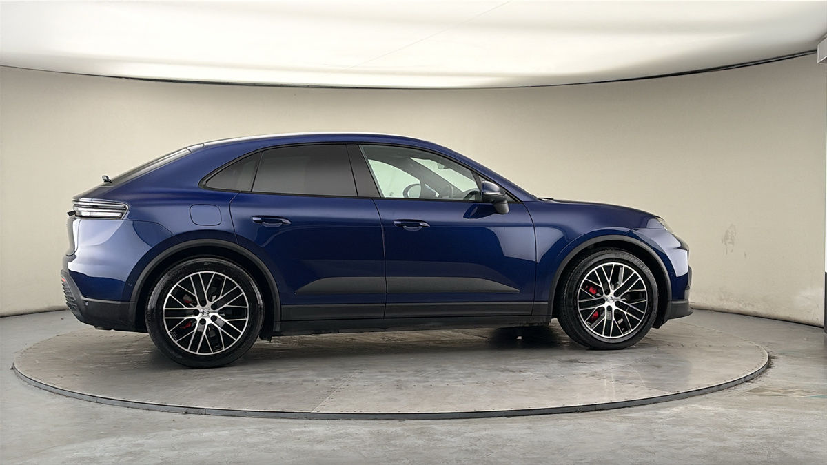 More views of Porsche Macan