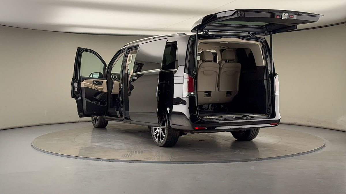 Mercedes-Benz V Class Image 23