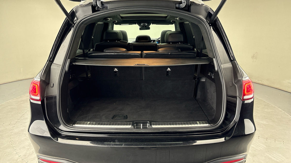 Mercedes-Benz GLS Image 11