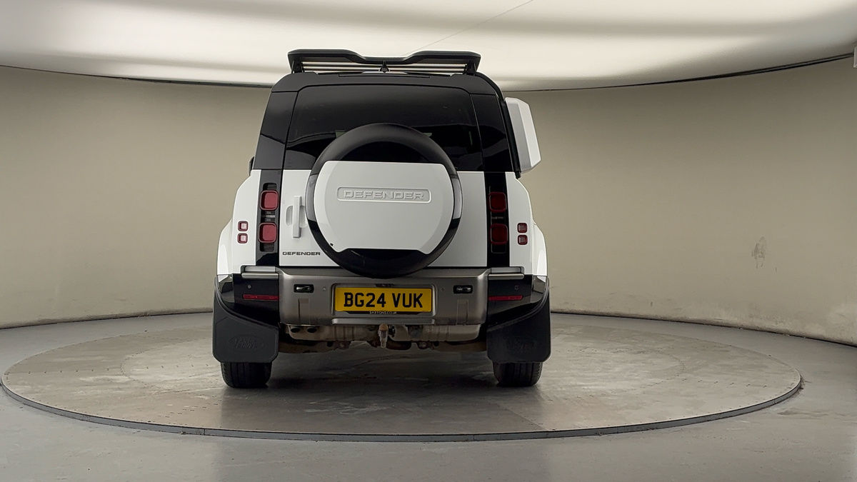 Land Rover Defender 110 Image 4