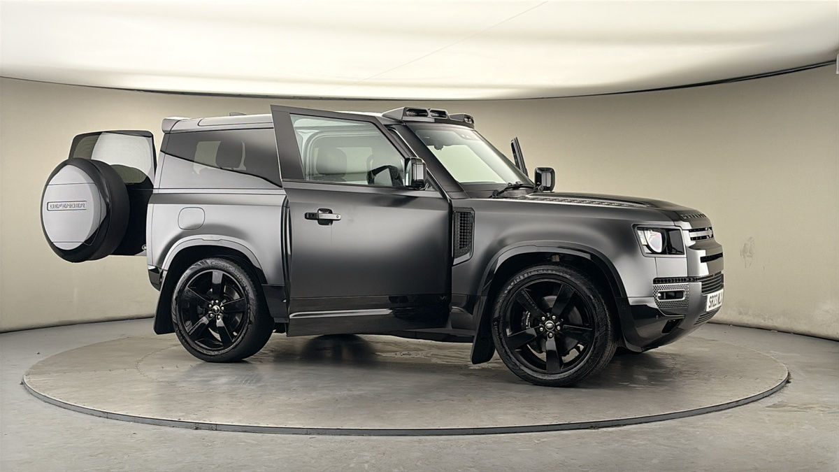 More views of Land Rover Defender 90